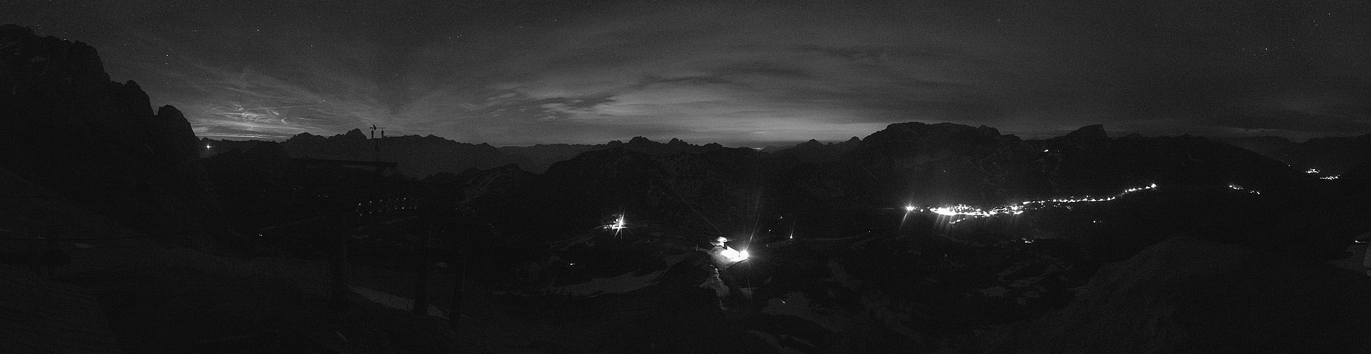 Archiv Foto Webcam Nassfeld: Panoramablick vom Gartnerkofel