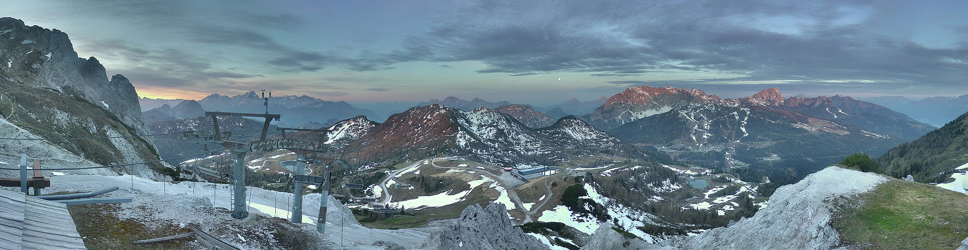 Archiv Foto Webcam Nassfeld: Panoramablick vom Gartnerkofel