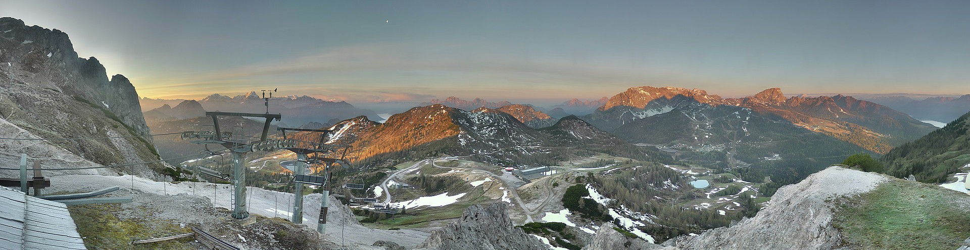 Archiv Foto Webcam Nassfeld: Panoramablick vom Gartnerkofel