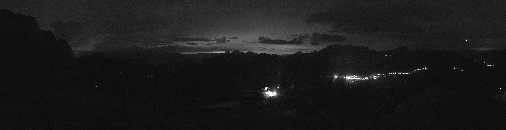 Archiv Foto Webcam Nassfeld: Panoramablick vom Gartnerkofel