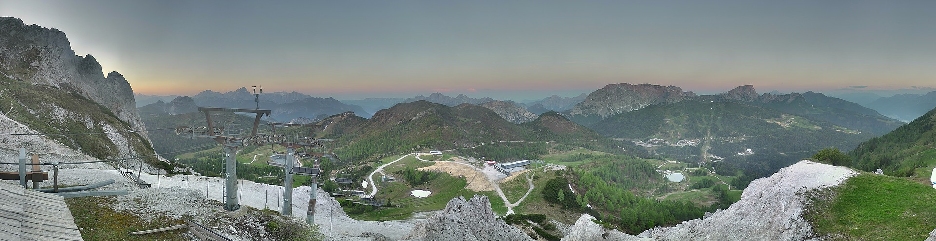 Archived image Webcam Nassfeld: Panorama view Gartnerkofel