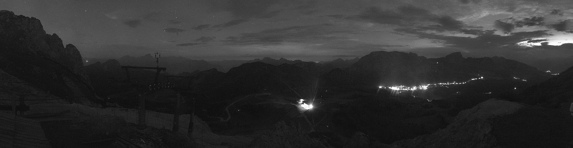 Archiv Foto Webcam Nassfeld: Panoramablick vom Gartnerkofel