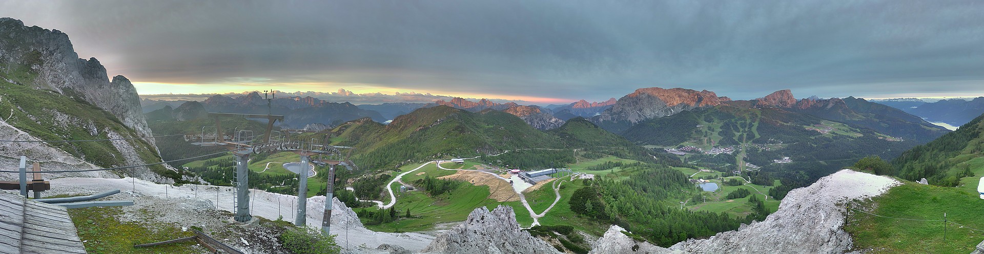 Archived image Webcam Nassfeld: Panorama view Gartnerkofel