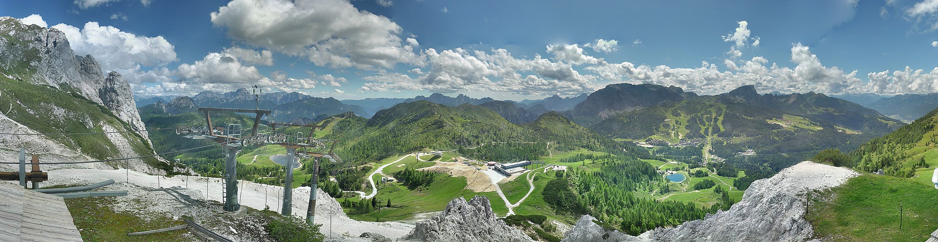 Archived image Webcam Nassfeld: Panorama view Gartnerkofel
