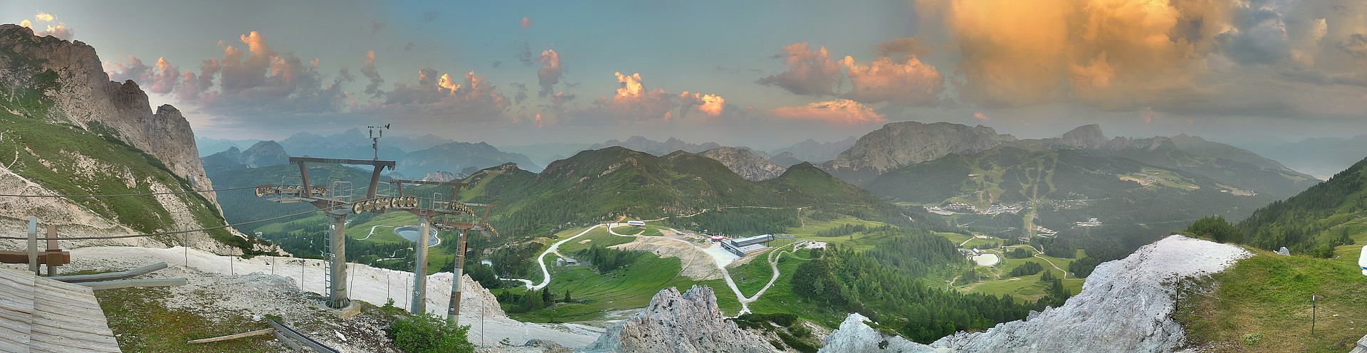 Archiv Foto Webcam Nassfeld: Panoramablick vom Gartnerkofel