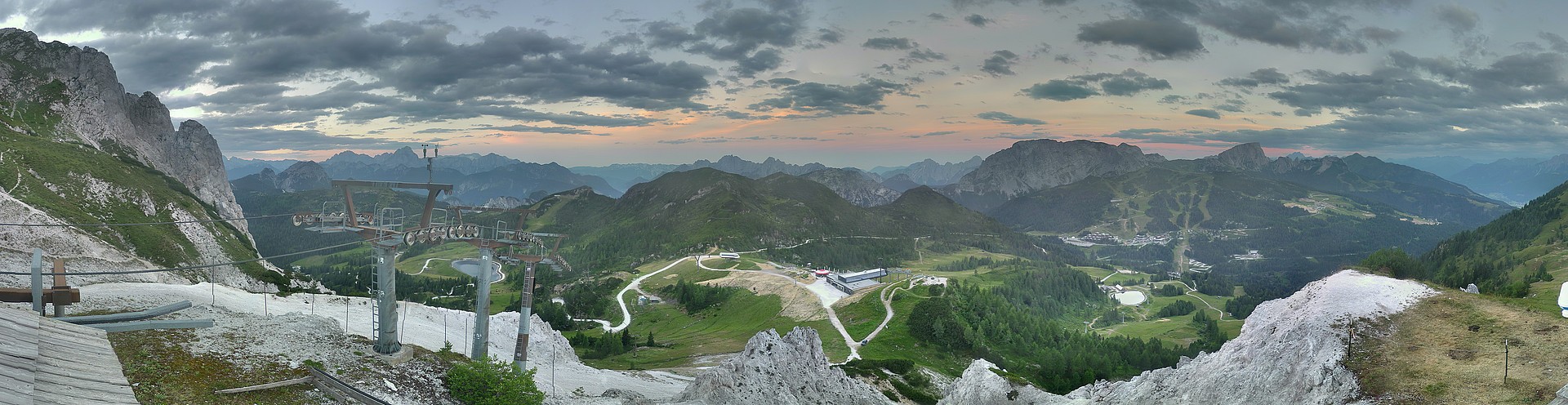 Archiv Foto Webcam Nassfeld: Panoramablick vom Gartnerkofel