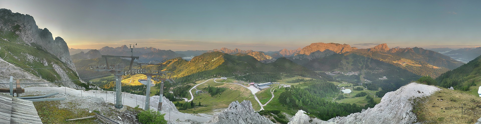 Archiv Foto Webcam Nassfeld: Panoramablick vom Gartnerkofel