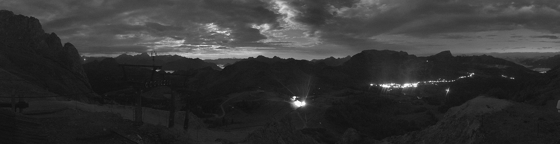 Archiv Foto Webcam Nassfeld: Panoramablick vom Gartnerkofel