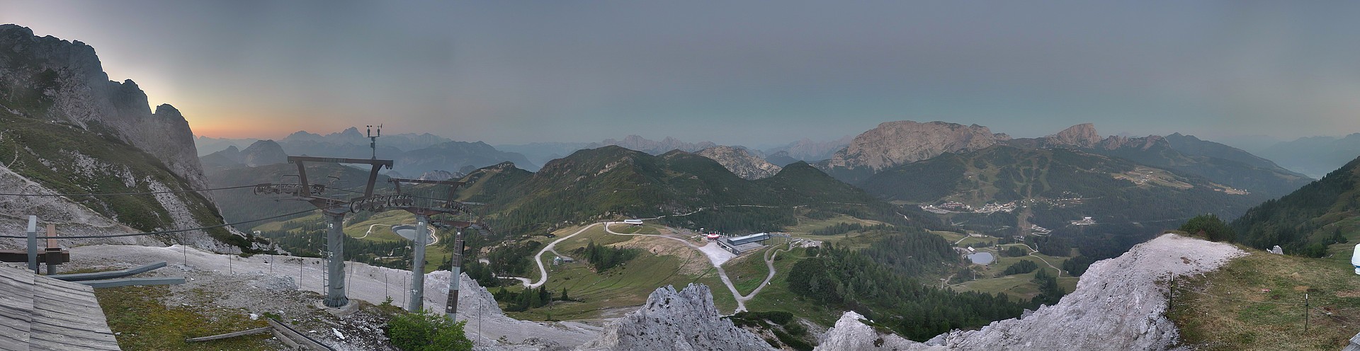 Archiv Foto Webcam Nassfeld: Panoramablick vom Gartnerkofel