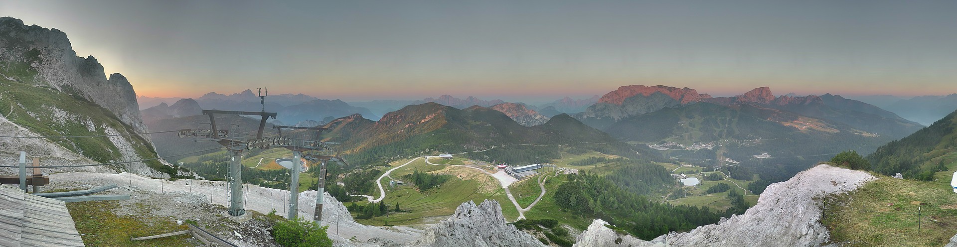 Archiv Foto Webcam Nassfeld: Panoramablick vom Gartnerkofel