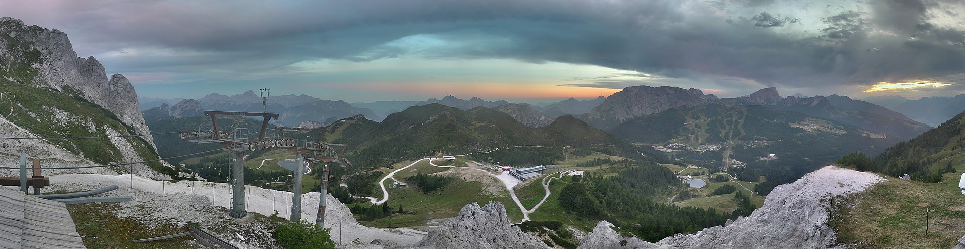 Archiv Foto Webcam Nassfeld: Panoramablick vom Gartnerkofel
