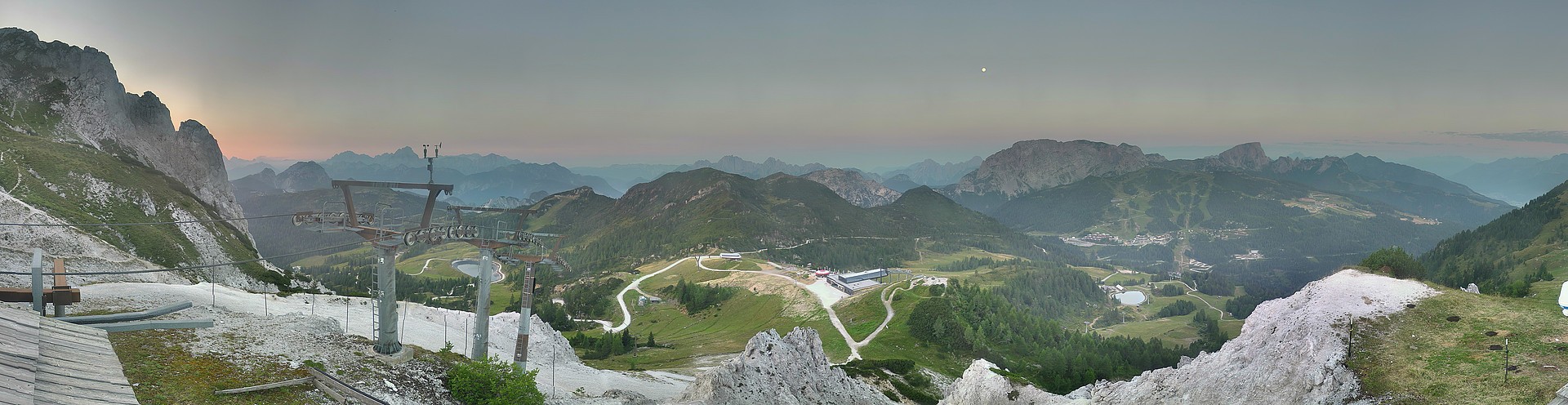 Archiv Foto Webcam Nassfeld: Panoramablick vom Gartnerkofel