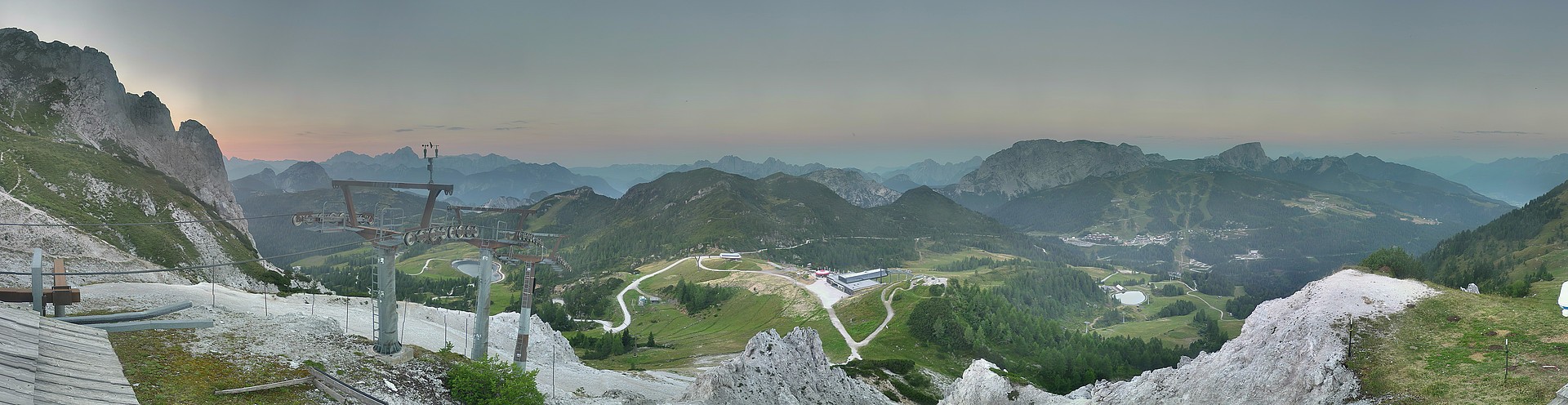 Archiv Foto Webcam Nassfeld: Panoramablick vom Gartnerkofel
