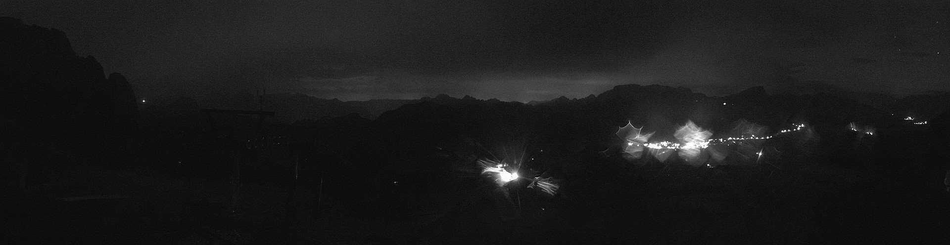 Archiv Foto Webcam Nassfeld: Panoramablick vom Gartnerkofel