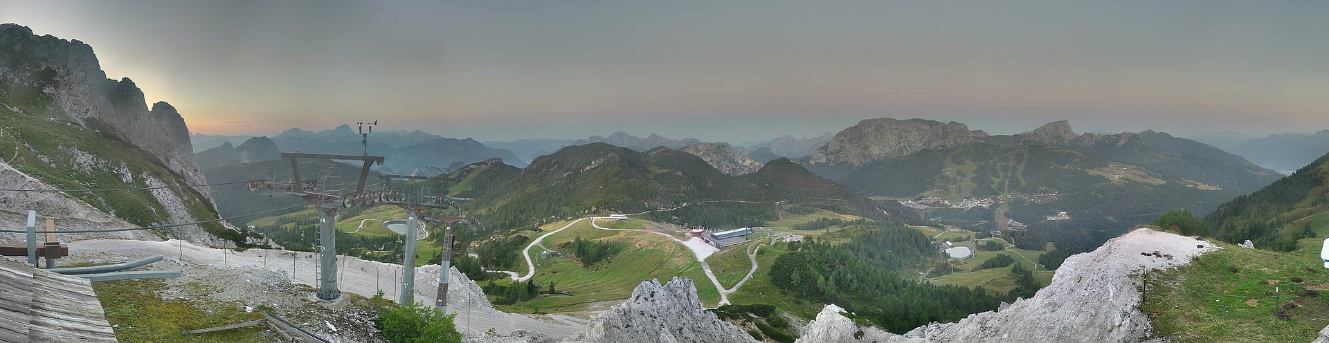 Archiv Foto Webcam Nassfeld: Panoramablick vom Gartnerkofel