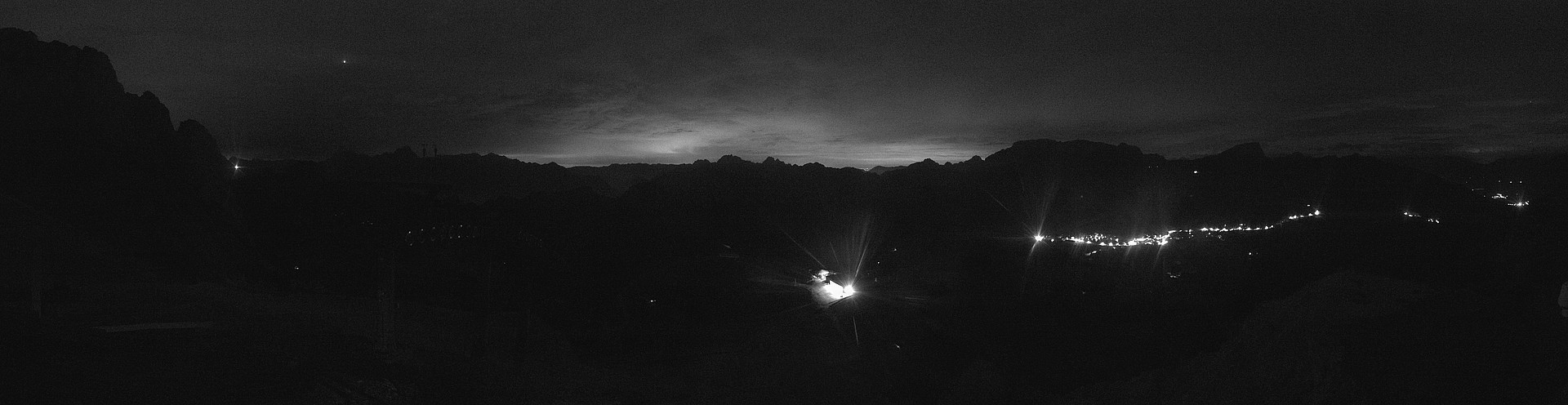 Archiv Foto Webcam Nassfeld: Panoramablick vom Gartnerkofel