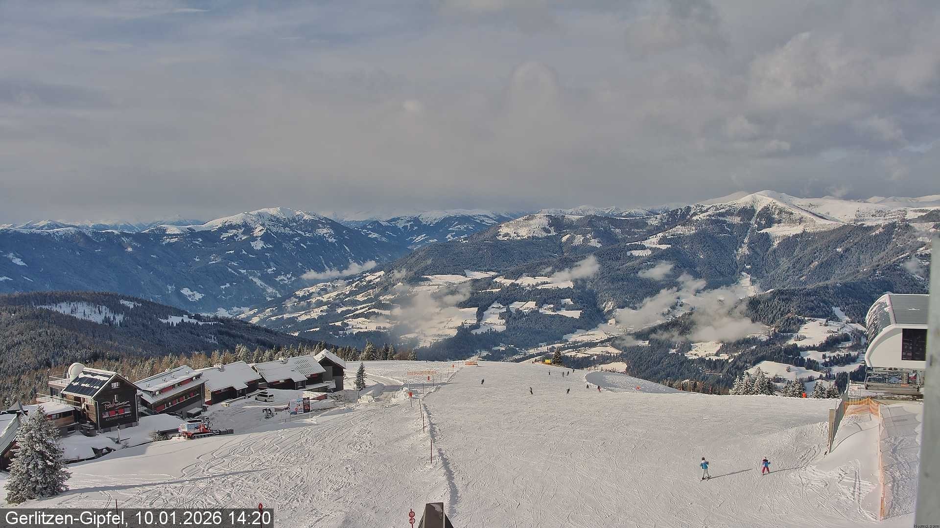 Archiv Foto Webcam Gerlitzen Gipfel: Bergstation 8er Carving Jet
