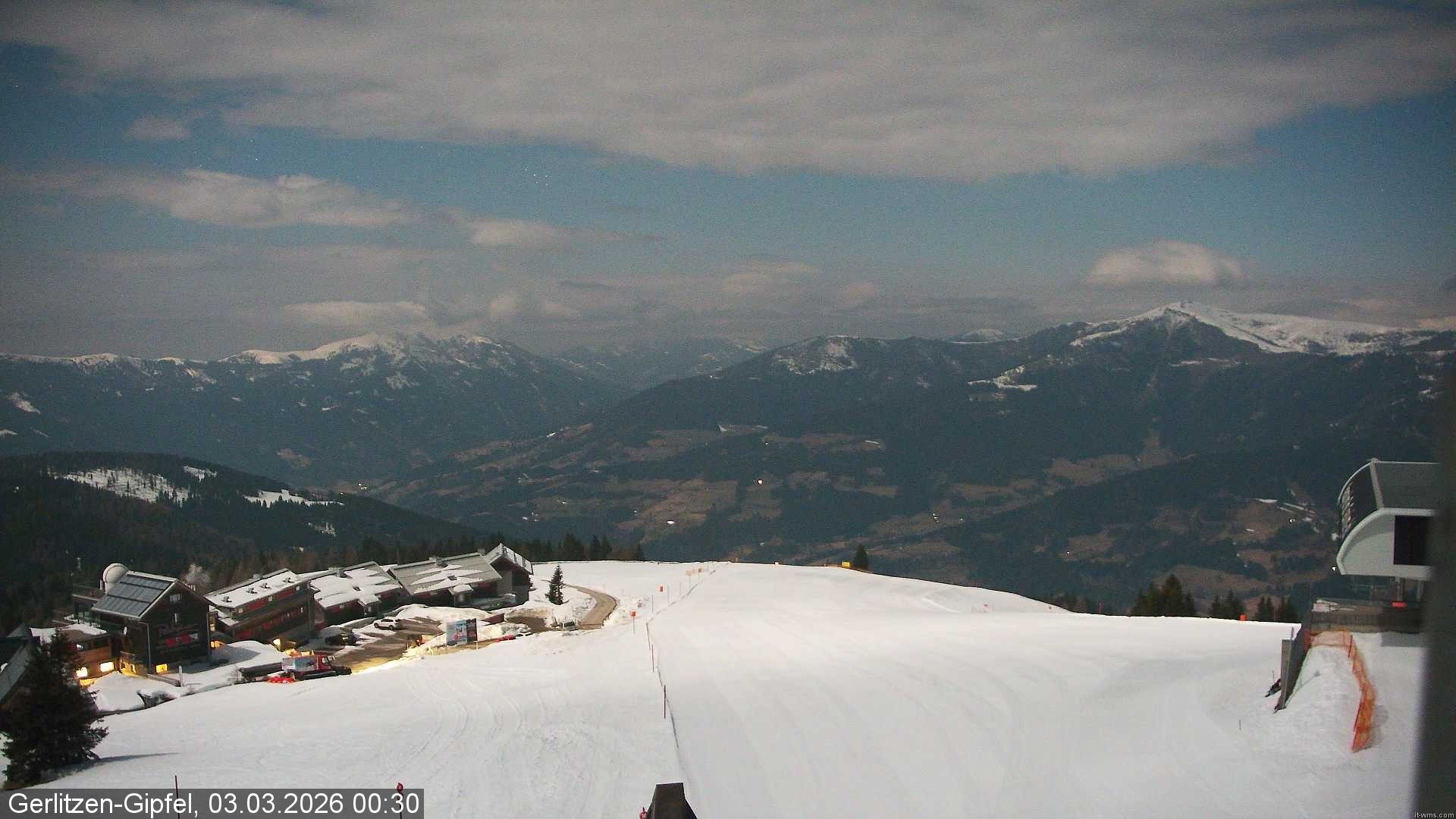 Archiv Foto Webcam Gerlitzen Gipfel: Bergstation 8er Carving Jet