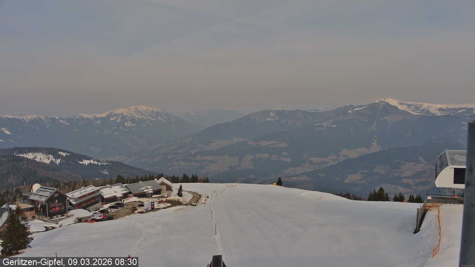 Archiv Foto Webcam Gerlitzen Gipfel: Bergstation 8er Carving Jet