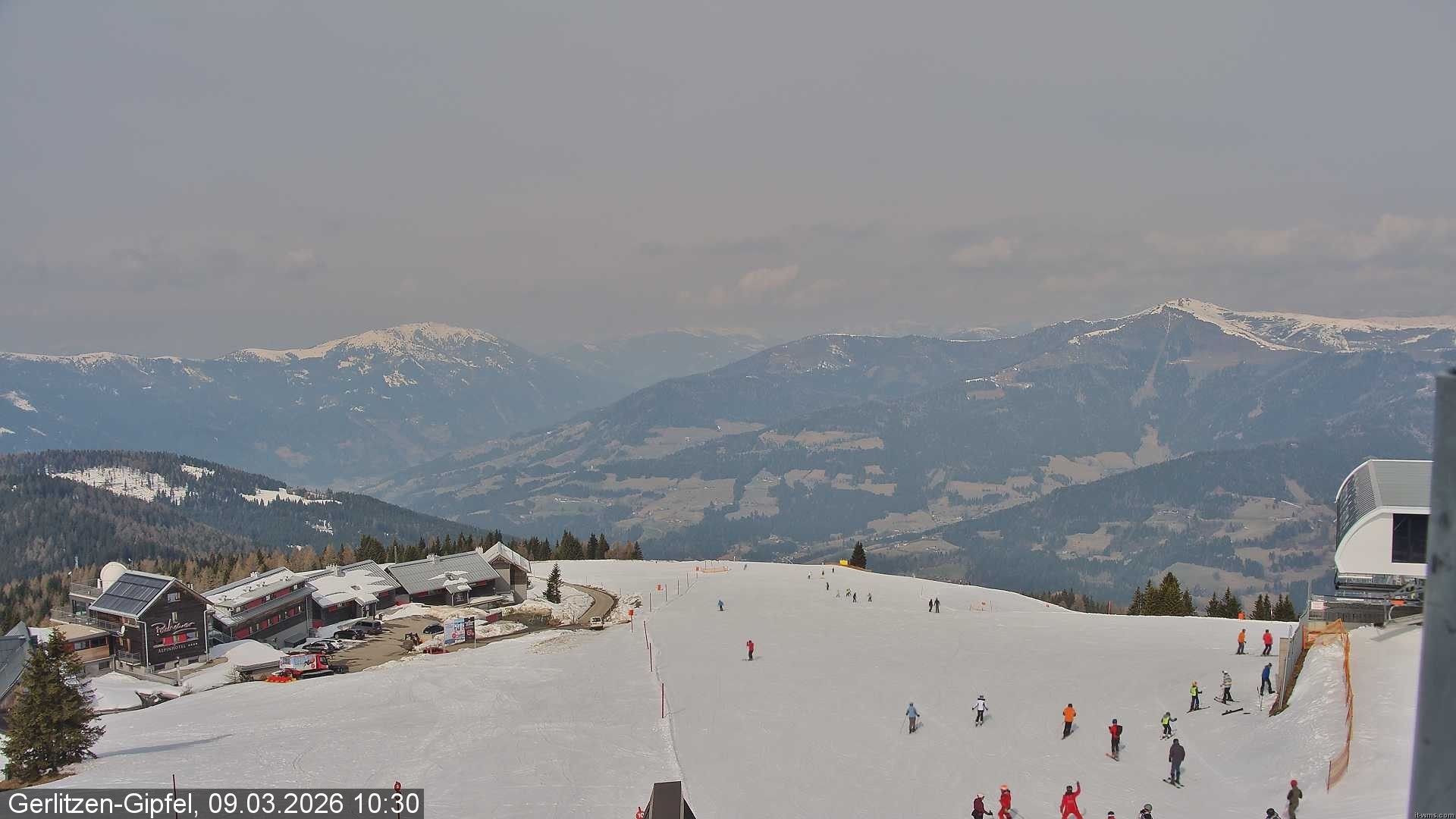 Archiv Foto Webcam Gerlitzen Gipfel: Bergstation 8er Carving Jet