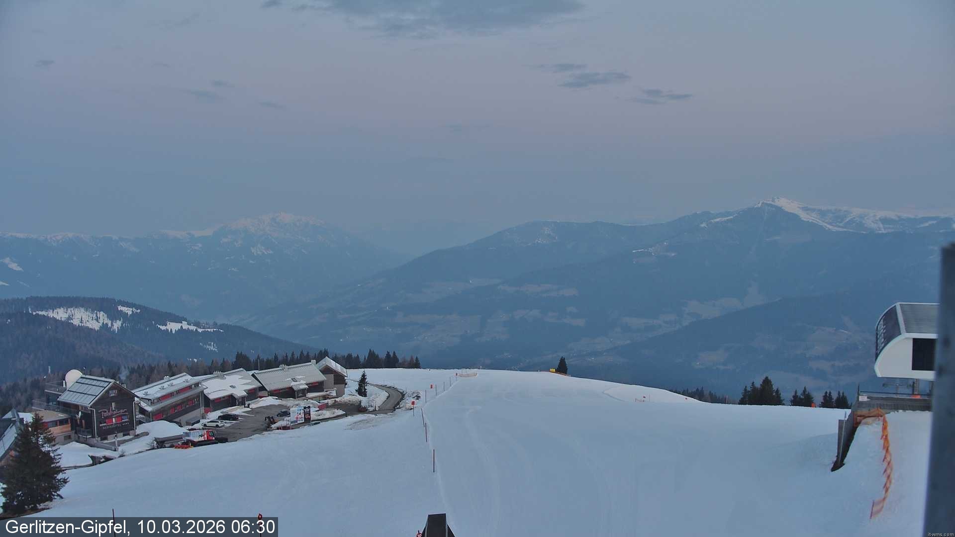 Archiv Foto Webcam Gerlitzen Gipfel: Bergstation 8er Carving Jet