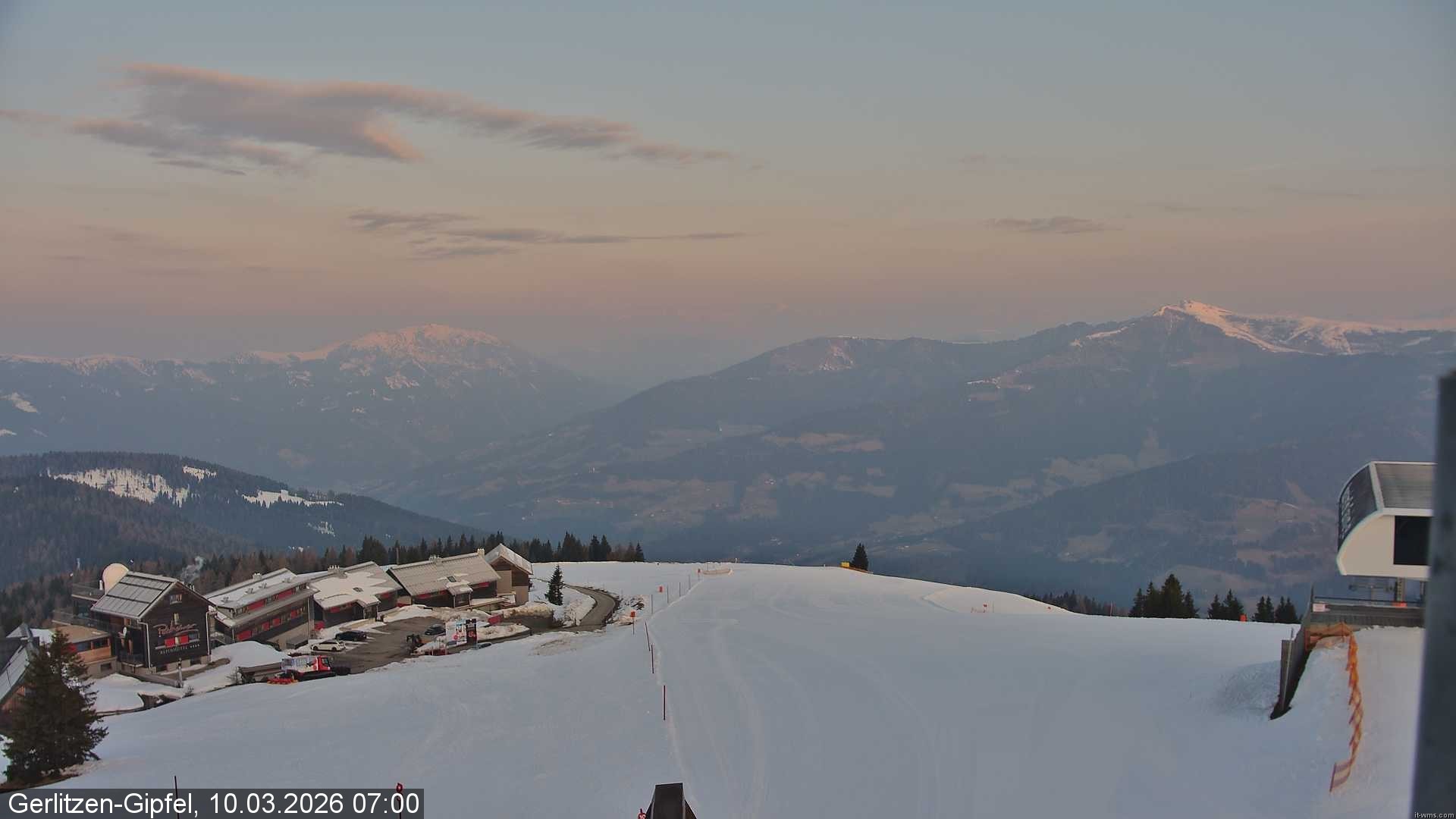 Archiv Foto Webcam Gerlitzen Gipfel: Bergstation 8er Carving Jet