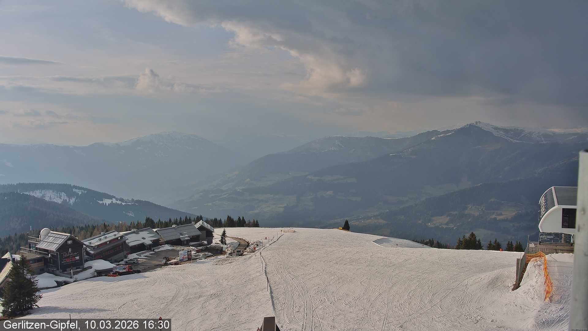 Archiv Foto Webcam Gerlitzen Gipfel: Bergstation 8er Carving Jet