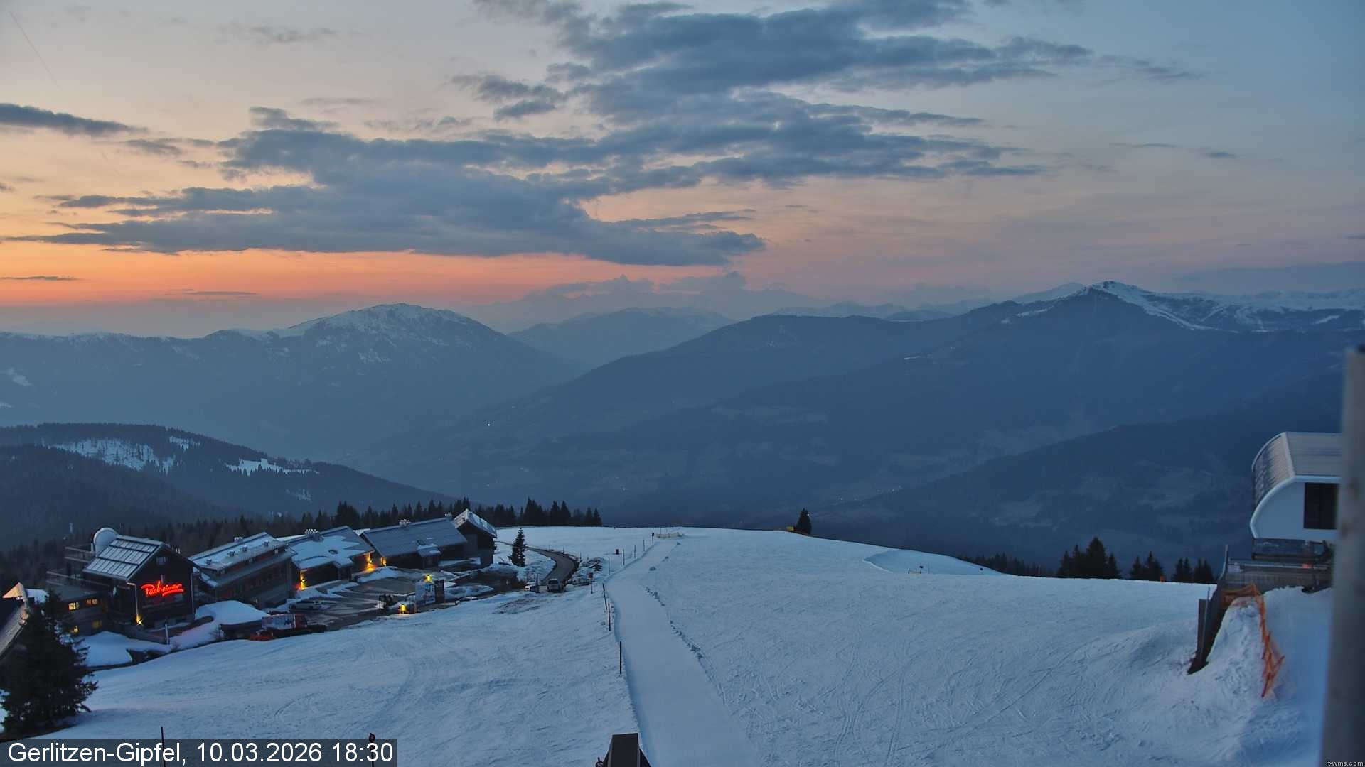 Archiv Foto Webcam Gerlitzen Gipfel: Bergstation 8er Carving Jet
