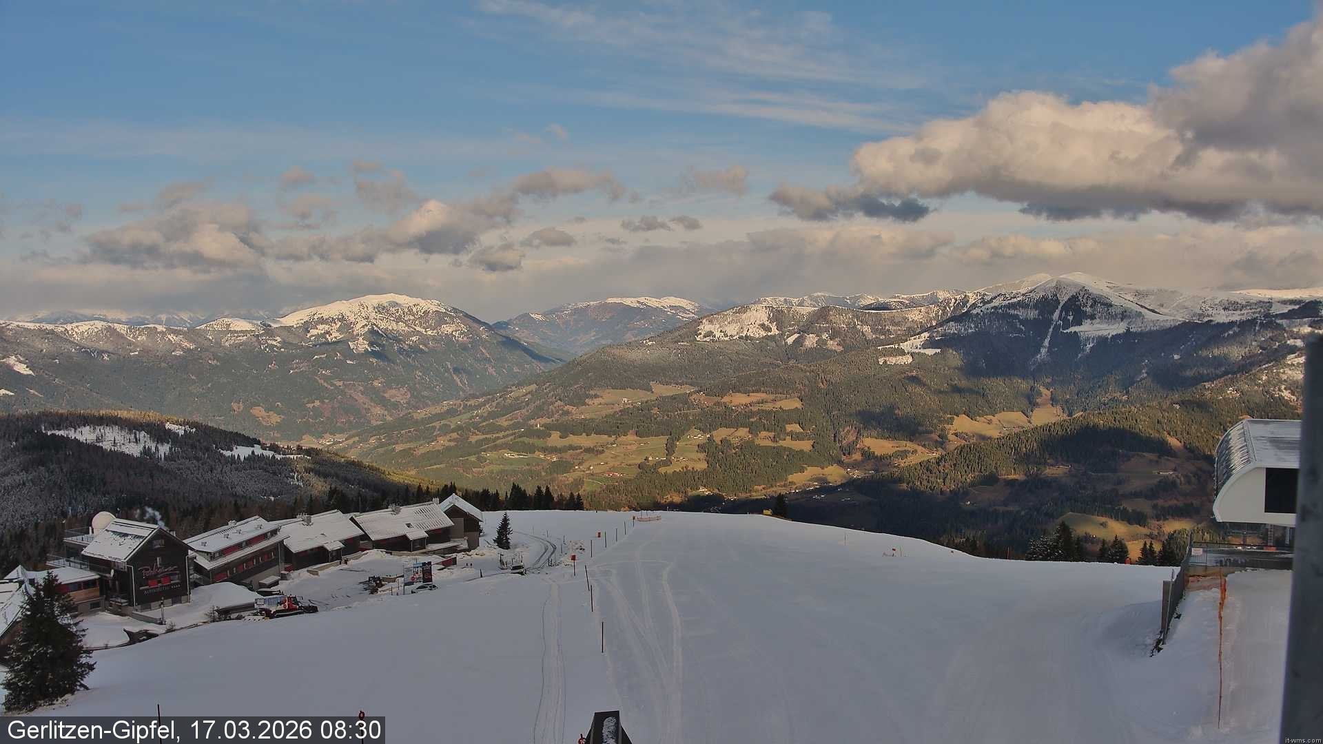 Archiv Foto Webcam Gerlitzen Gipfel: Bergstation 8er Carving Jet