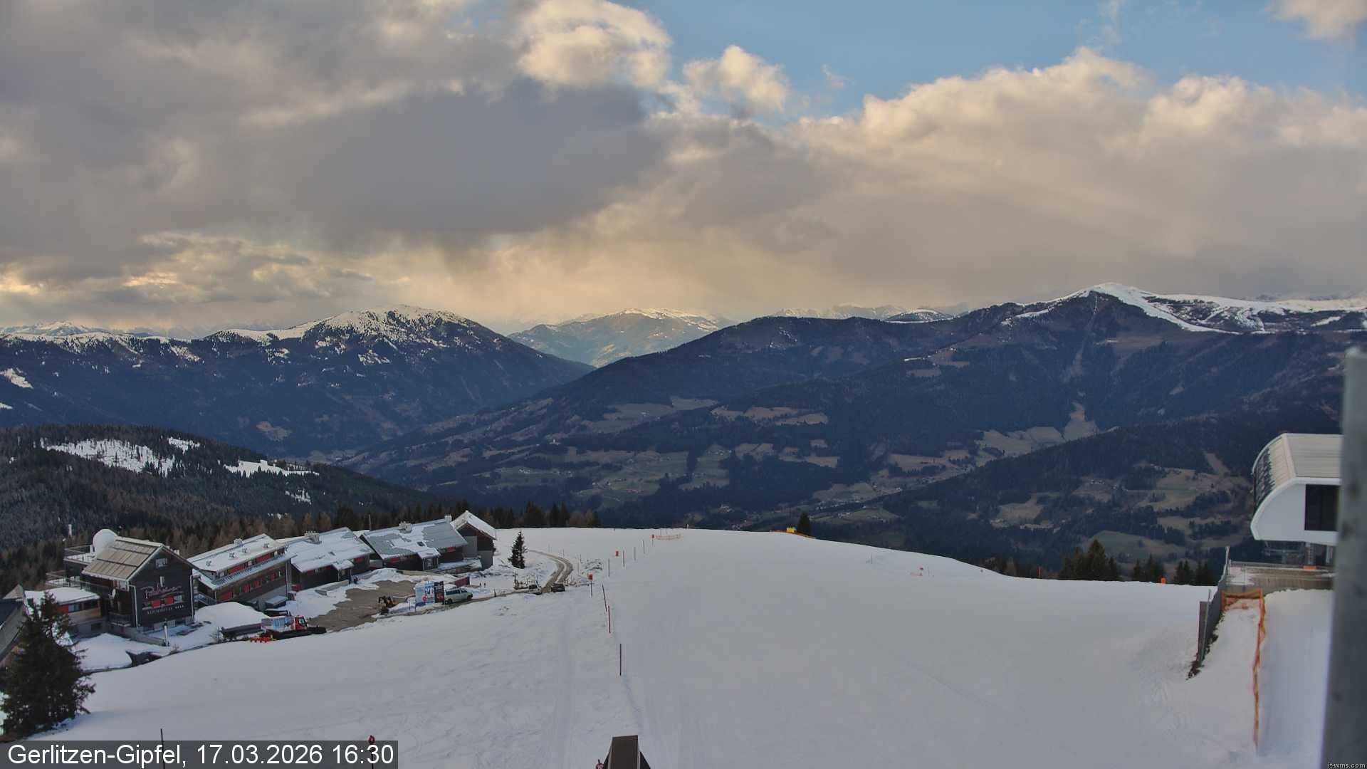 Archived image Webcam Mountain station 8er Carving Jet