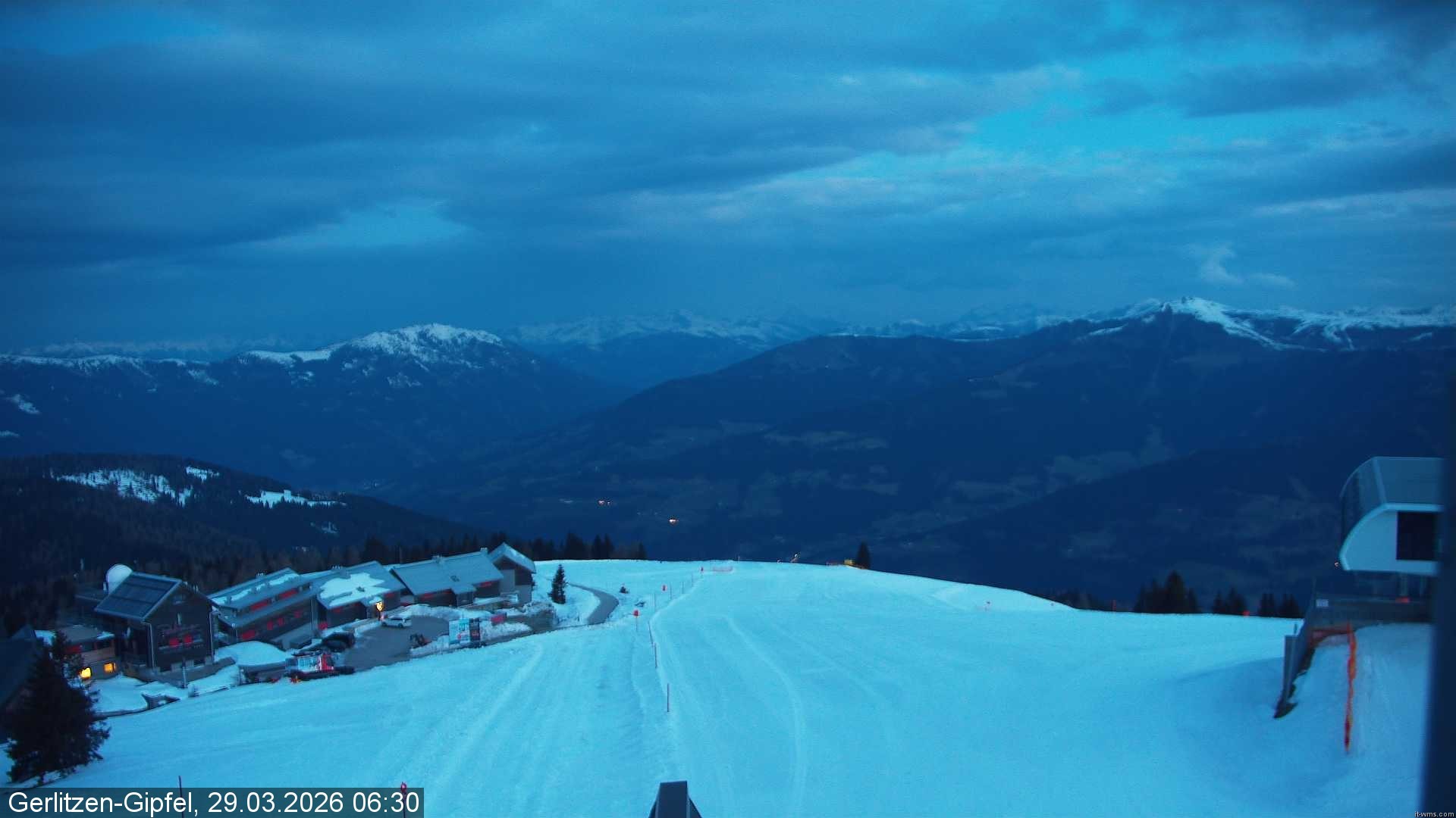 Archiv Foto Webcam Gerlitzen Gipfel: Bergstation 8er Carving Jet