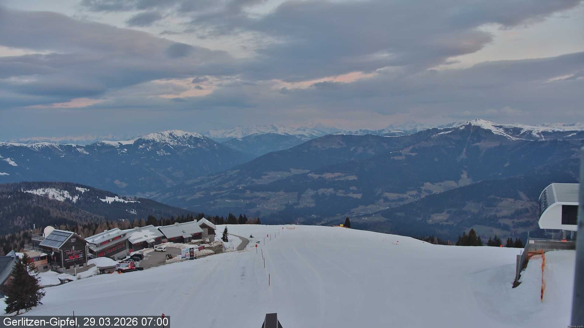Archiv Foto Webcam Gerlitzen Gipfel: Bergstation 8er Carving Jet