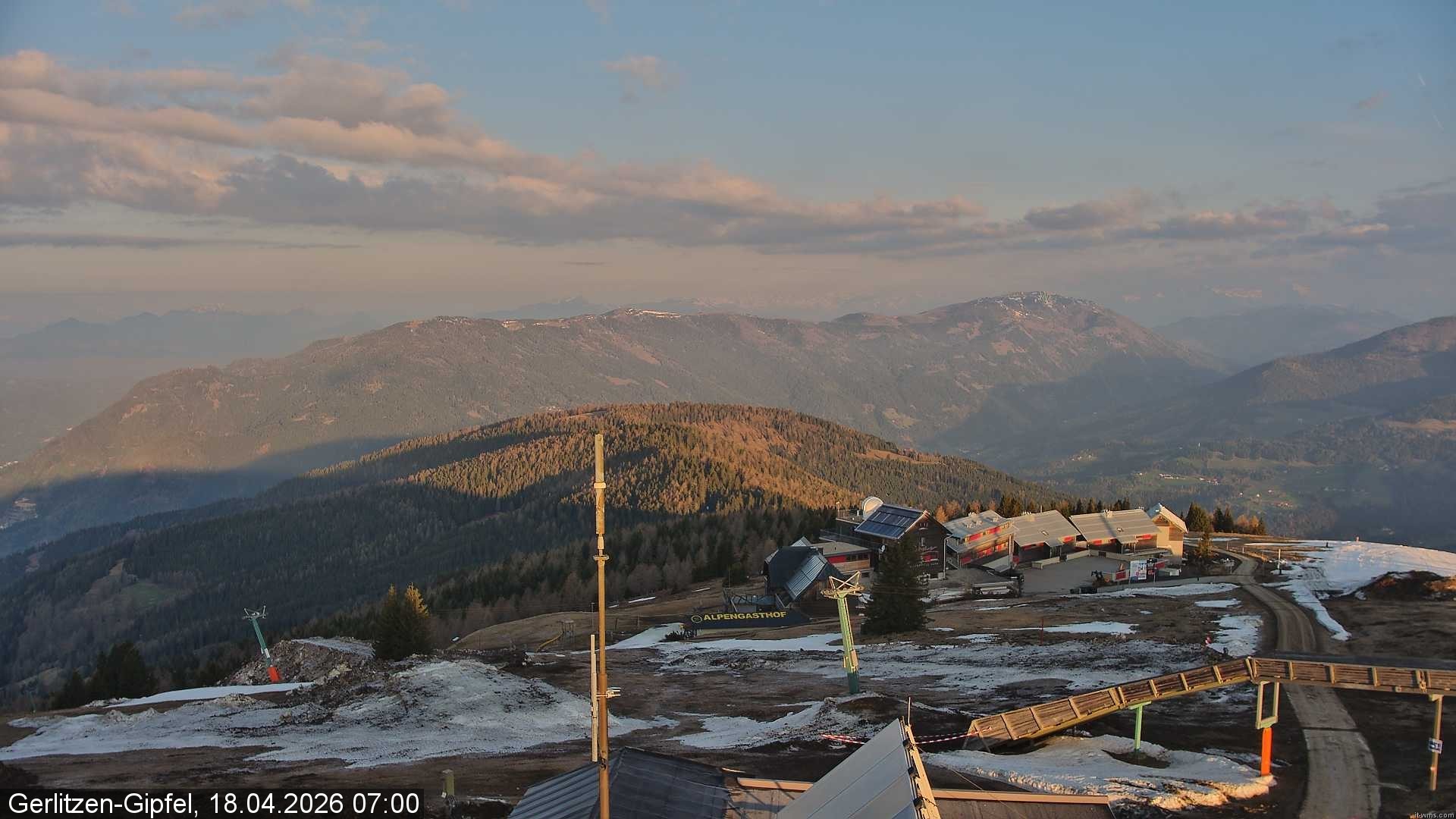 Archiv Foto Webcam Gerlitzen Gipfel: Bergstation 8er Carving Jet