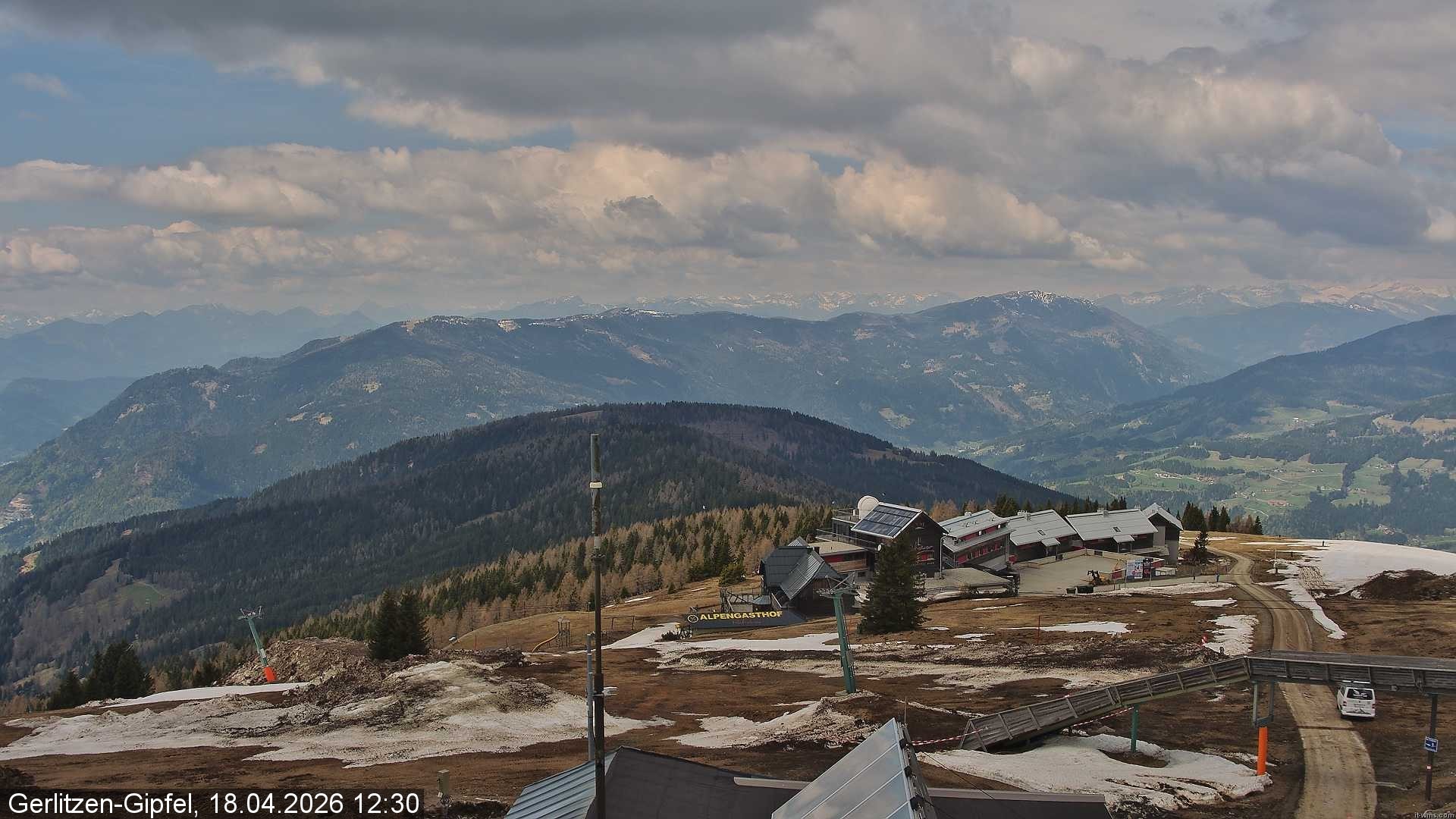 Archiv Foto Webcam Gerlitzen Gipfel: Bergstation 8er Carving Jet