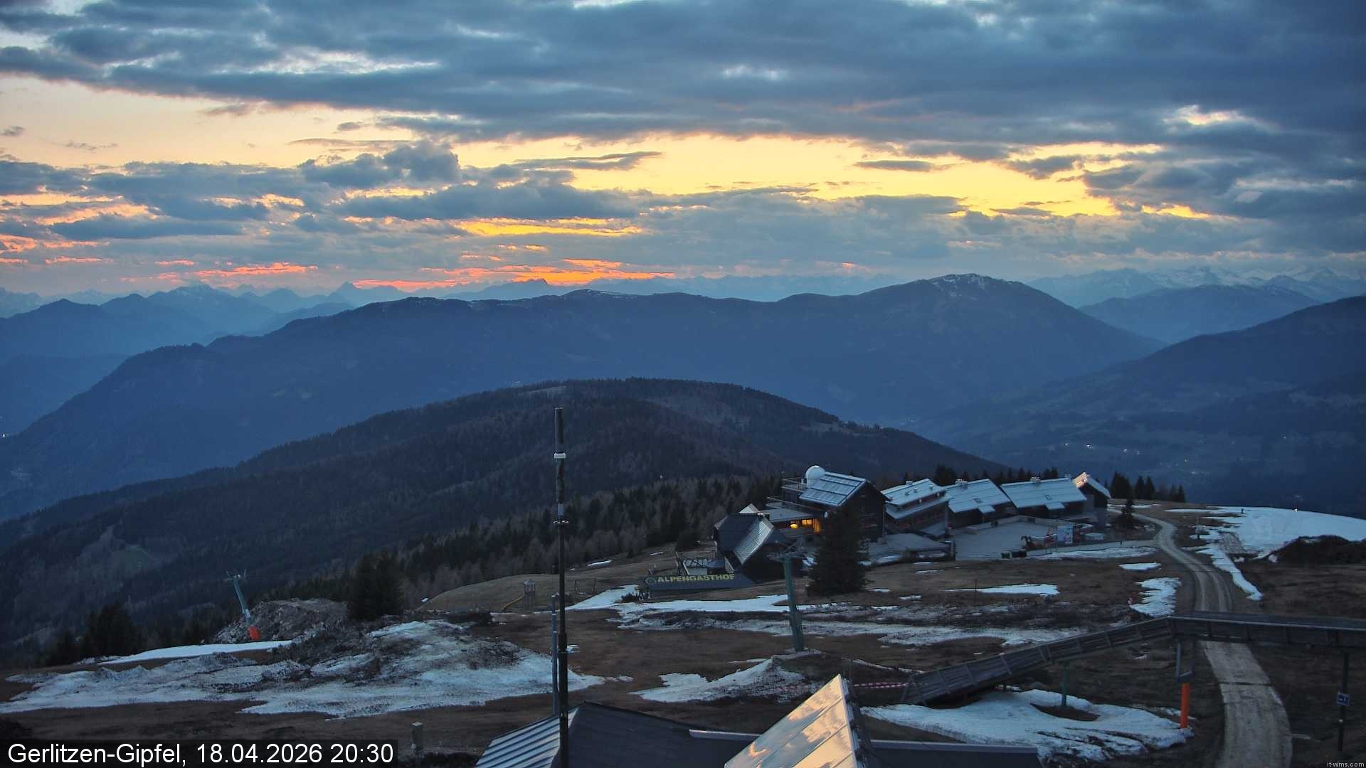 Archiv Foto Webcam Gerlitzen Gipfel: Bergstation 8er Carving Jet