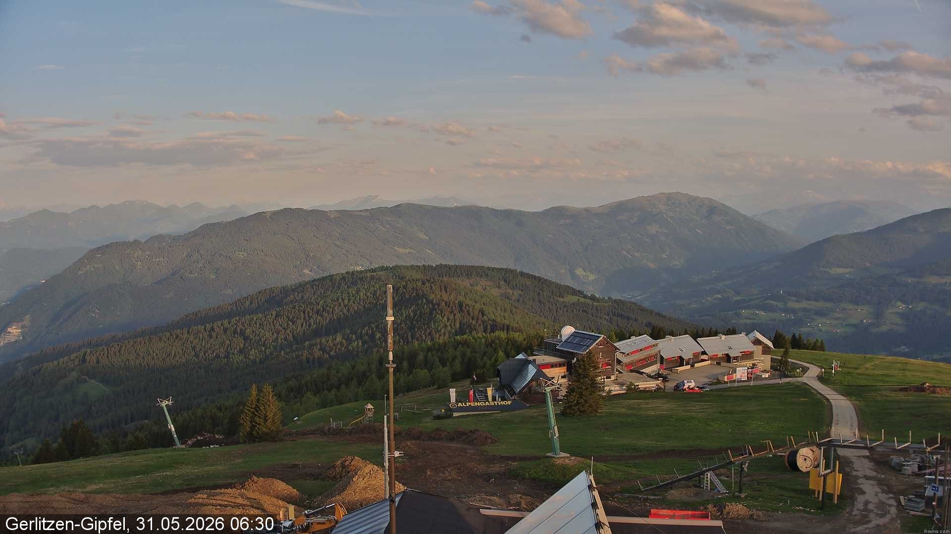 Archiv Foto Webcam Gerlitzen Gipfel: Bergstation 8er Carving Jet
