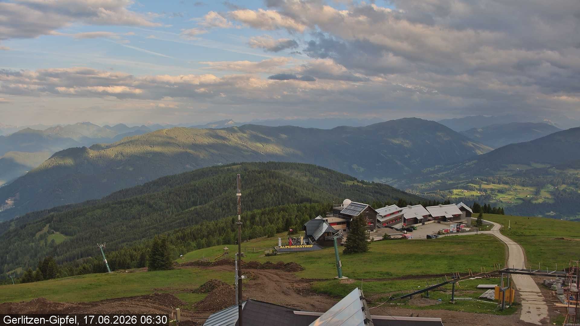 Archiv Foto Webcam Gerlitzen Gipfel: Bergstation 8er Carving Jet
