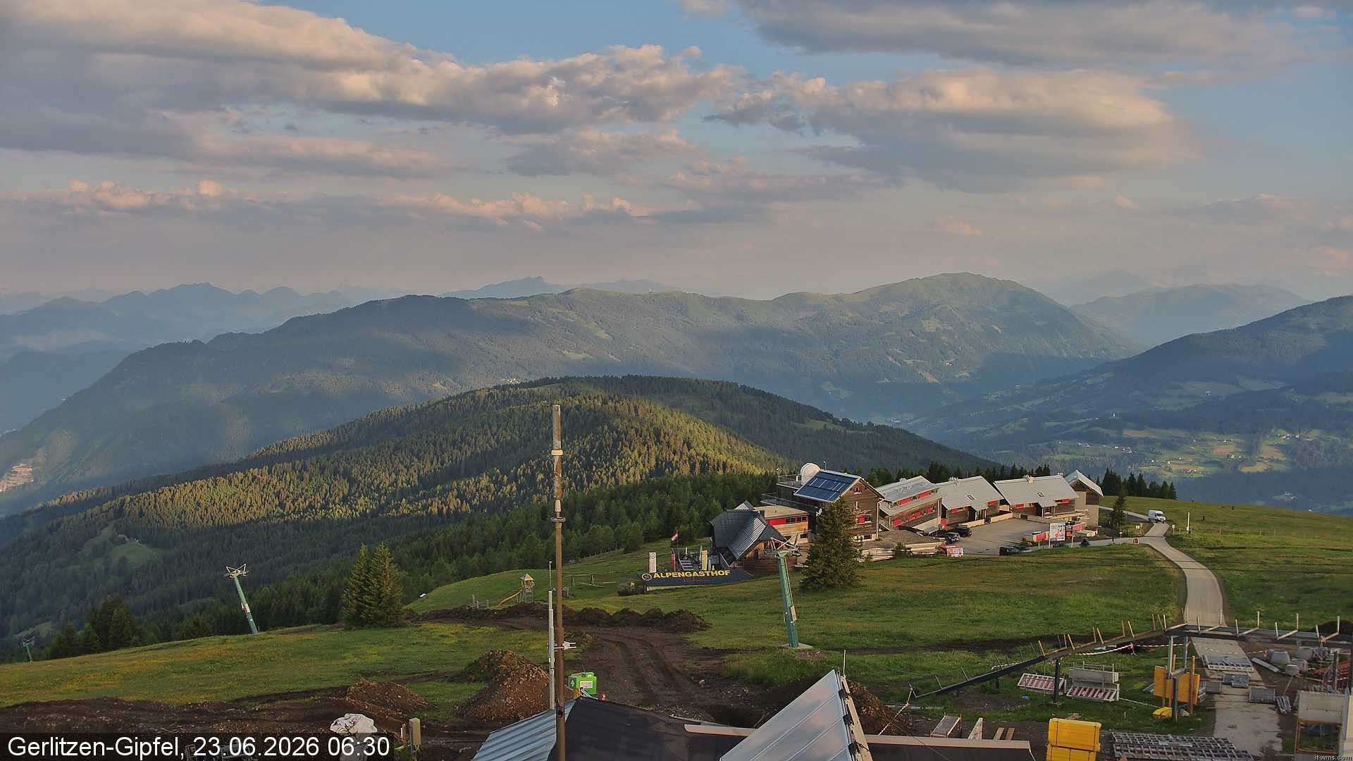 Archiv Foto Webcam Gerlitzen Gipfel: Bergstation 8er Carving Jet