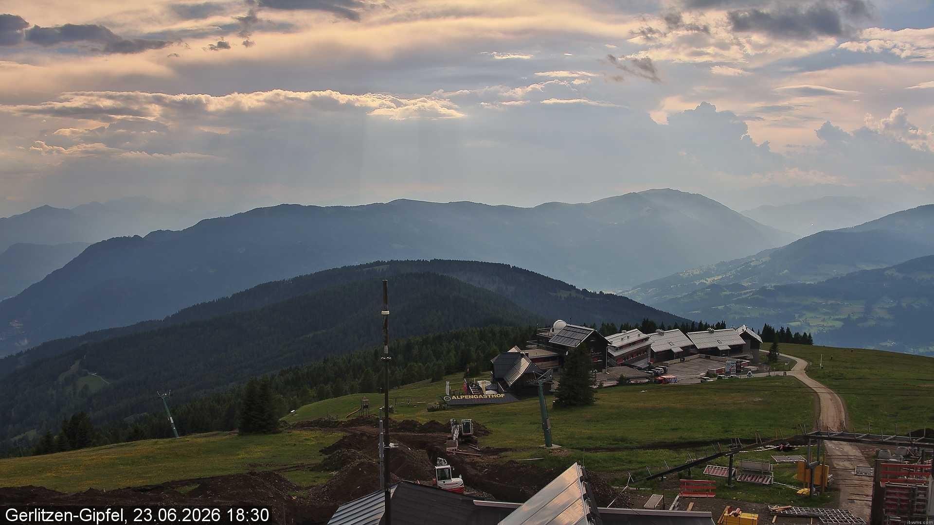 Archiv Foto Webcam Gerlitzen Gipfel: Bergstation 8er Carving Jet