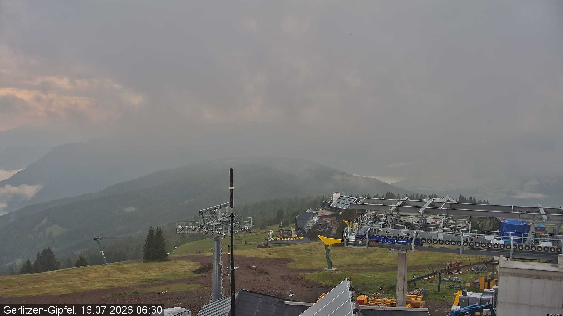 Archiv Foto Webcam Gerlitzen Gipfel: Bergstation 8er Carving Jet