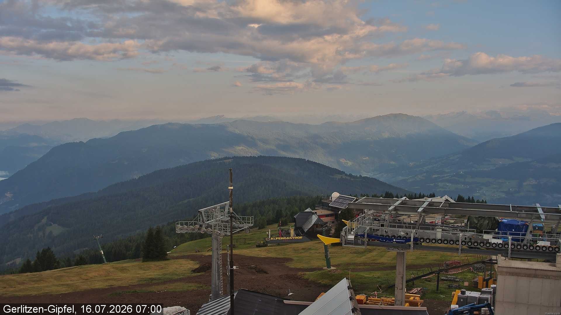 Archiv Foto Webcam Gerlitzen Gipfel: Bergstation 8er Carving Jet