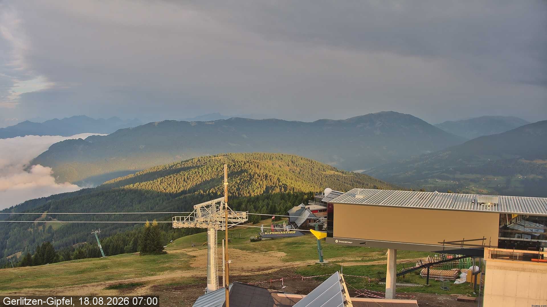 Archiv Foto Webcam Gerlitzen Gipfel: Bergstation 8er Carving Jet
