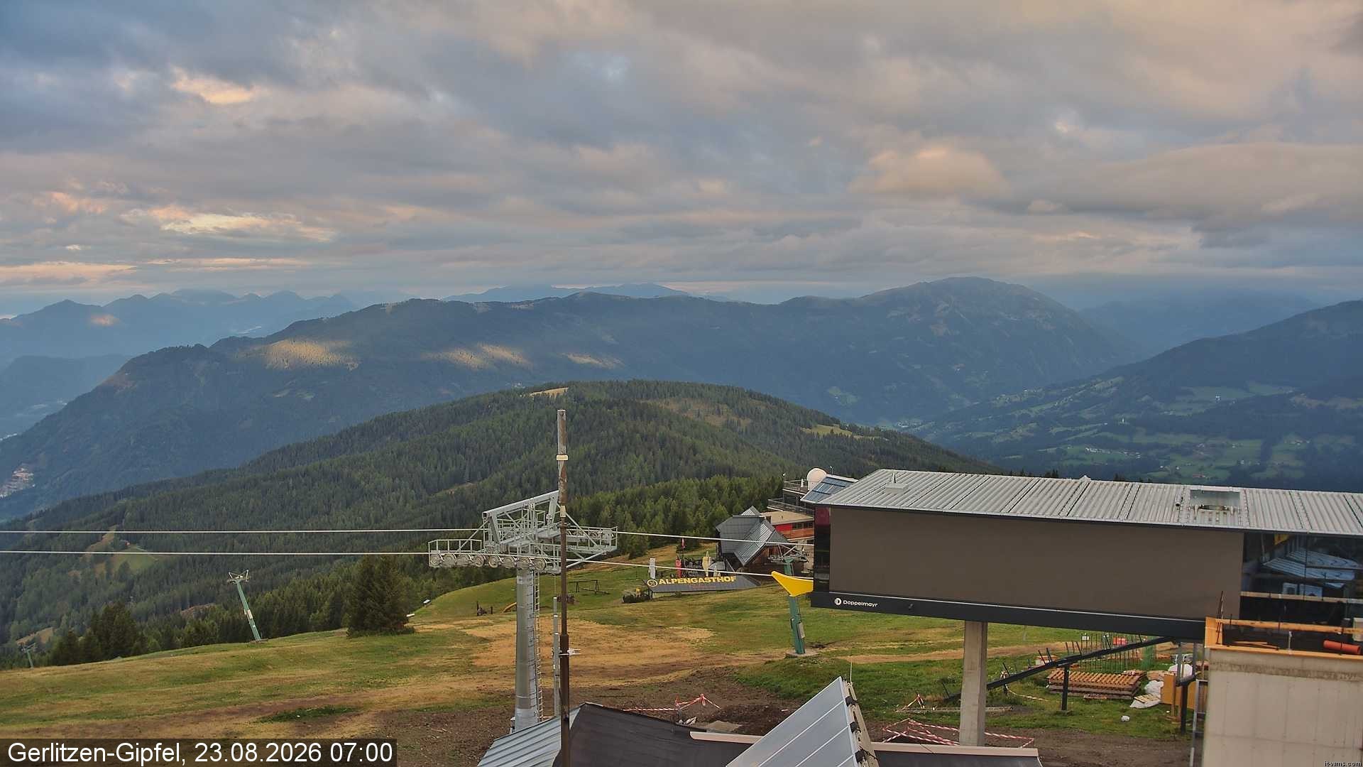 Archiv Foto Webcam Gerlitzen Gipfel: Bergstation 8er Carving Jet