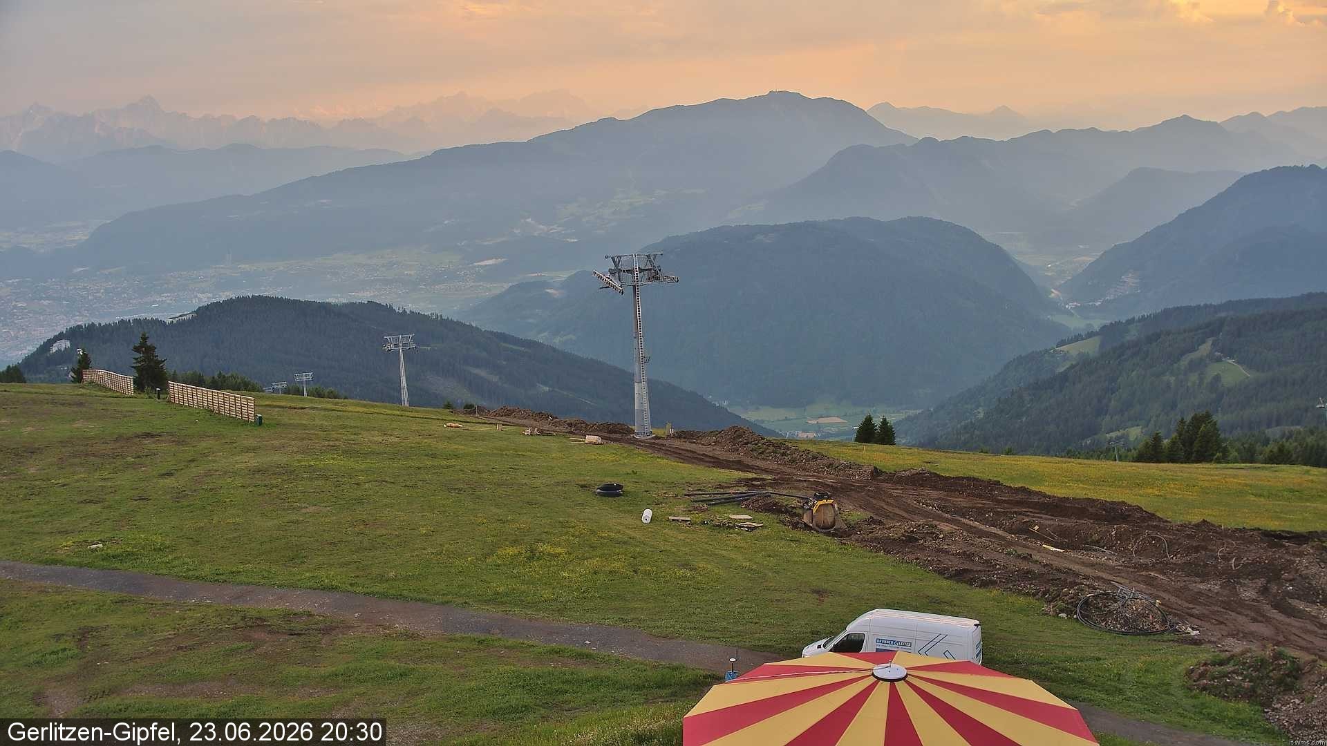Archiv Foto Webcam Gerlitzen-Gipfel - Alpengasthof