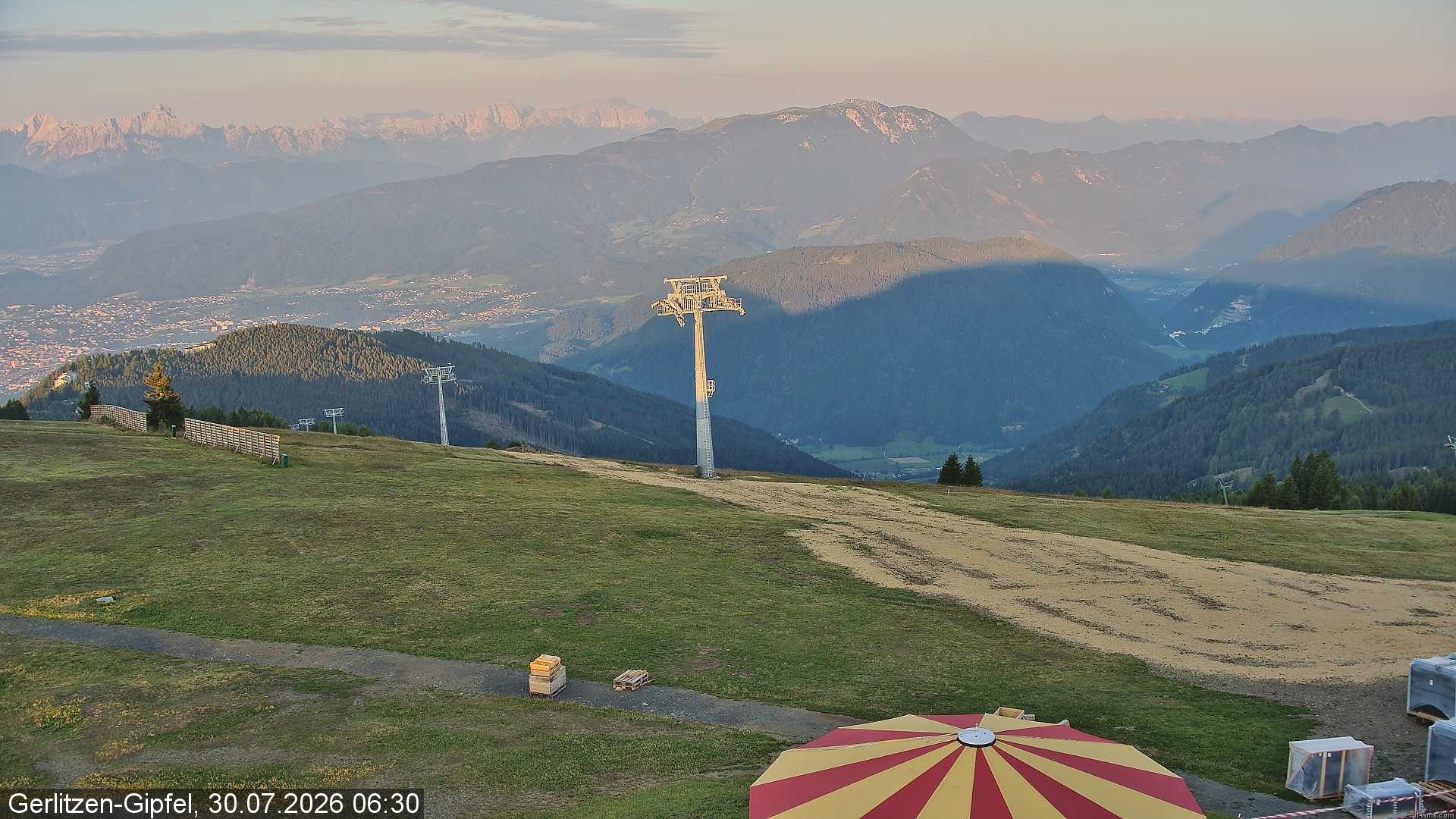 Archiv Foto Webcam Gerlitzen-Gipfel - Alpengasthof