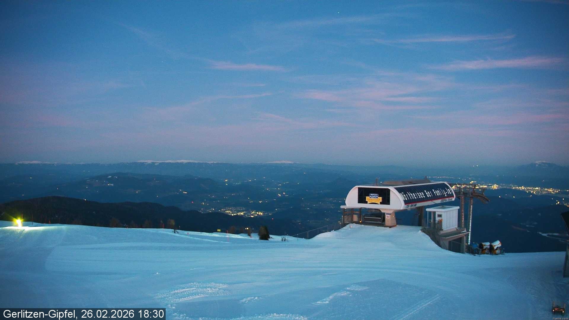 Archived image Webcam Top station Bergerbahn