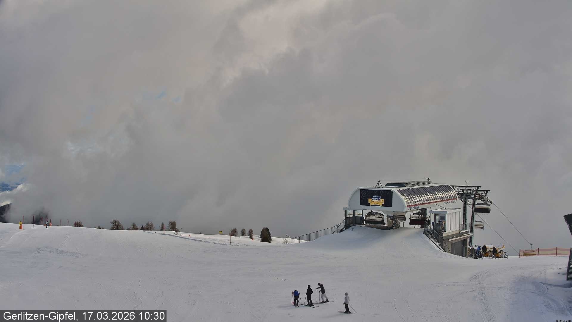 Archived image Webcam Top station Bergerbahn