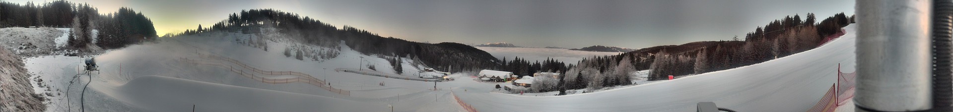 Archived image Webcam Middle station Kanzelhöhe, skiresort Gerlitzen