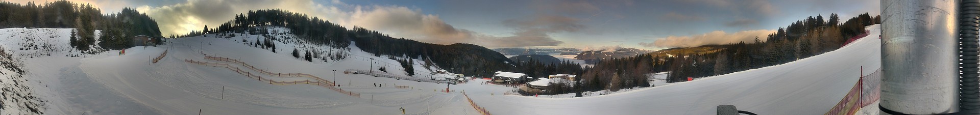 Archiv Foto Webcam Kanzelhöhe-Mittelstation