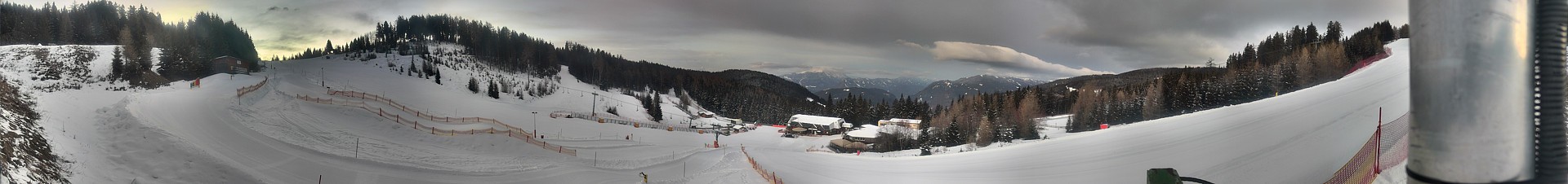 Archived image Webcam Middle station Kanzelhöhe, skiresort Gerlitzen